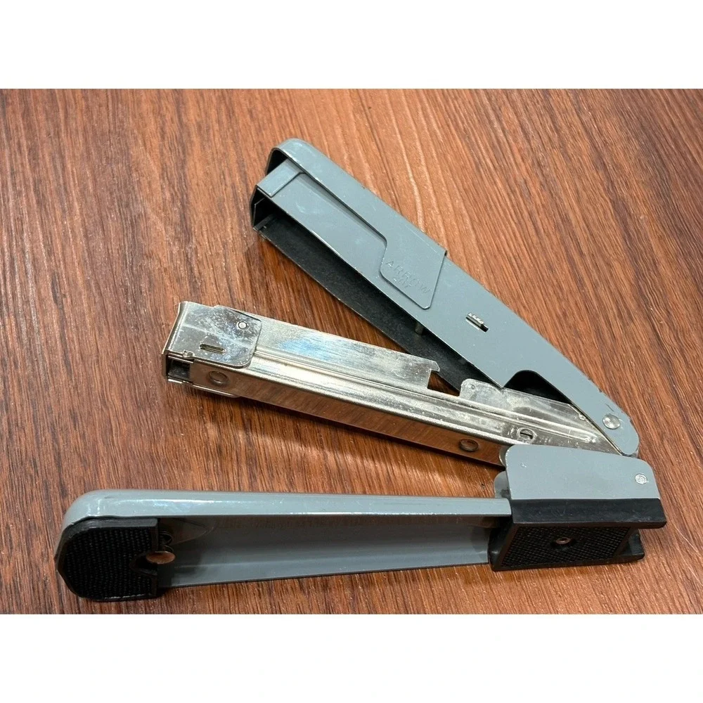 Vintage Arrow 207 Heavy Duty Deluxe Standard Stapler Grey Made In USA